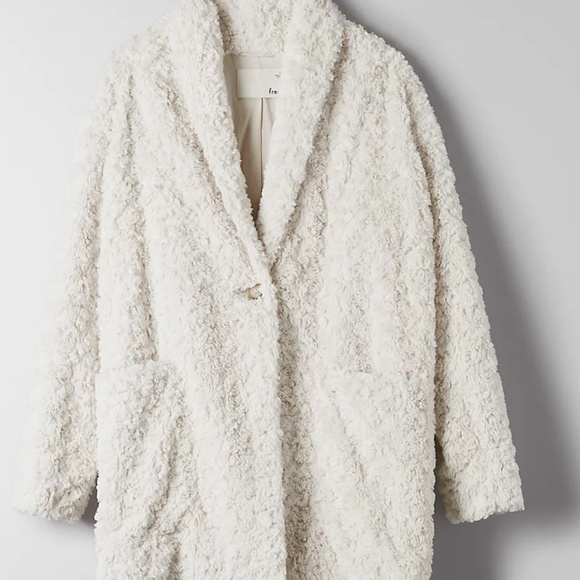Aritzia Wilfred Free Plush Jacket - Picture 2 of 3